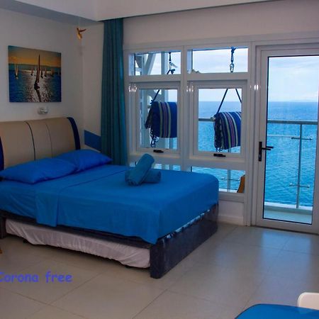 Vila Oceanfront At Arterra, Fast Wifi, Nflix, Kitchen - H Or L Lapu-Lapu City Exteriér fotografie