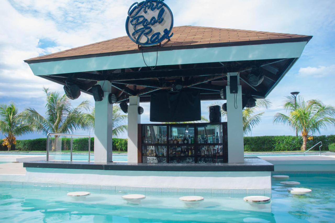 Vila Oceanfront At Arterra, Fast Wifi, Nflix, Kitchen - H Or L Lapu-Lapu City Exteriér fotografie